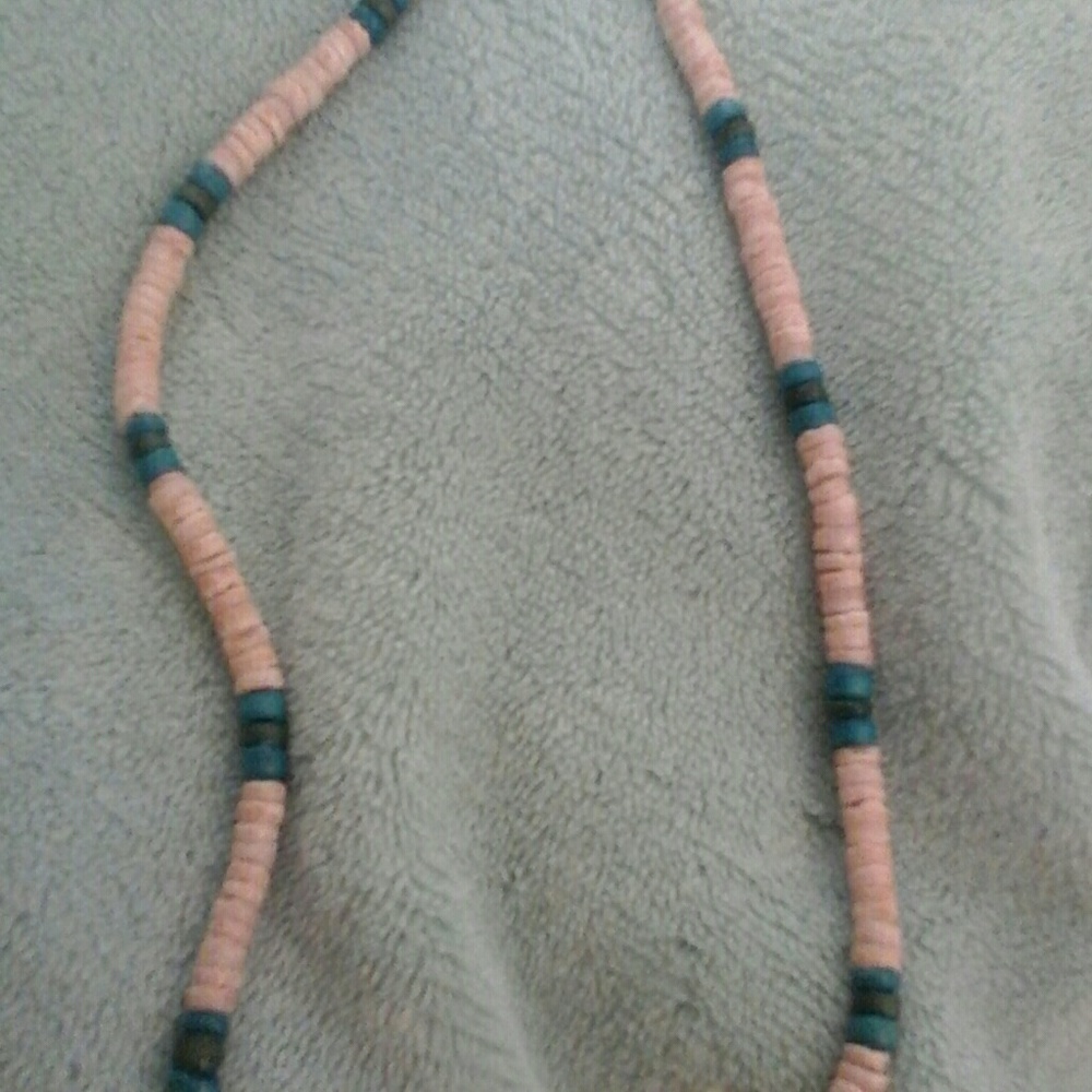 Puka,Shell  Choker NWT