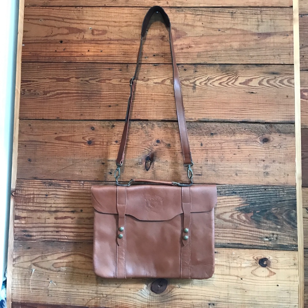 Brown leather messenger bag - Picture 2 of 4