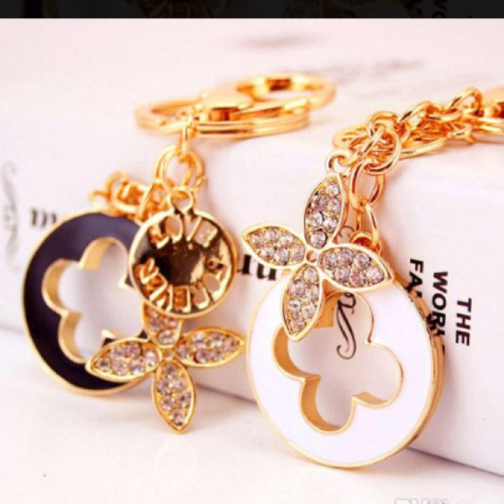 Bag charm clover rhinestones alloy