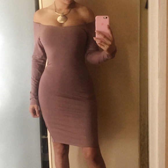 Off the shoulder Jasmine Dress- 1 LEFT!!♥️ - Picture 2 of 5