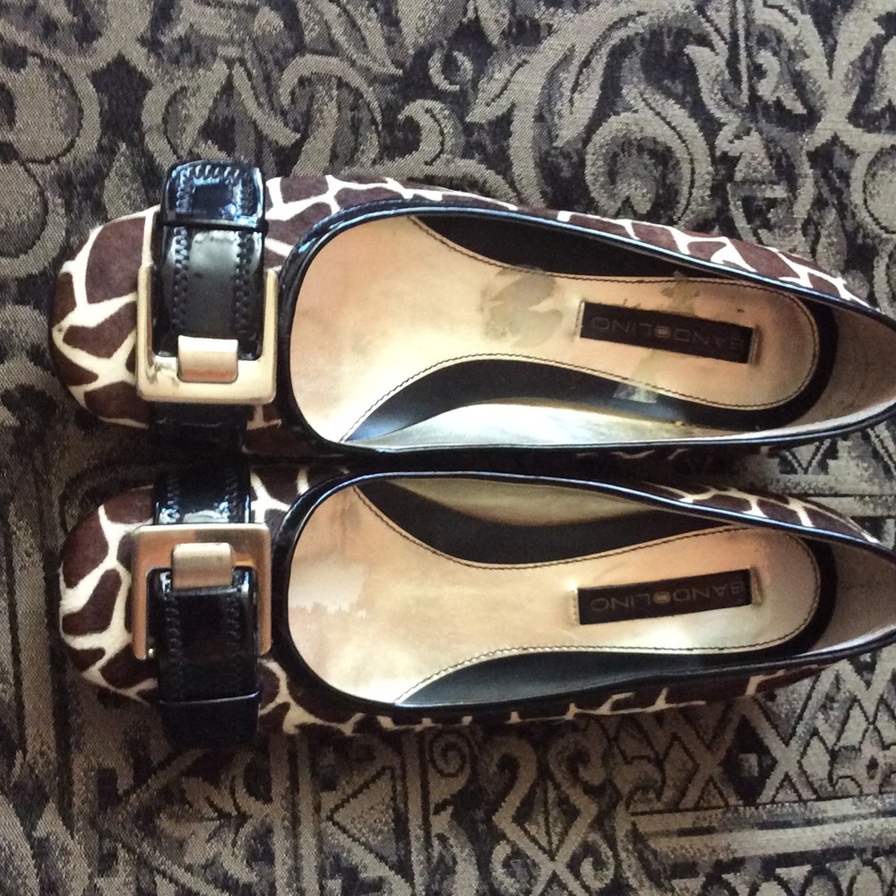 Bandolino faux fur flats