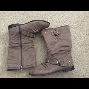 zip up boots