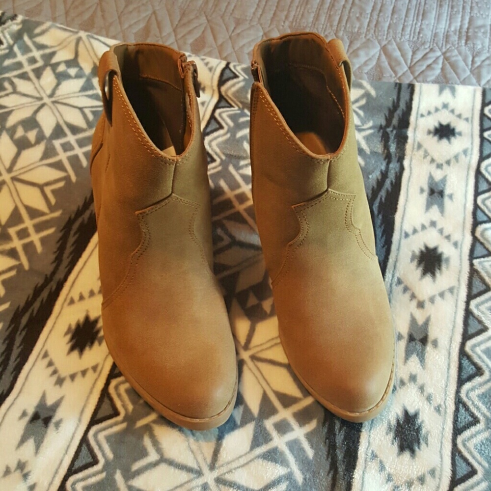AE Boots
