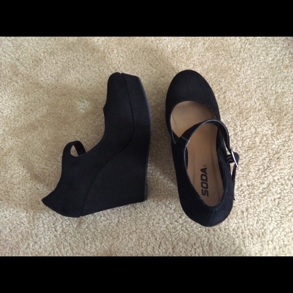 Wedge heels