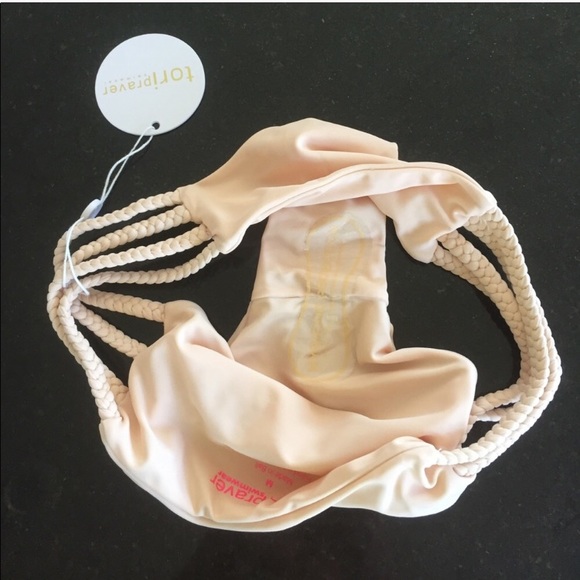 Tori Praver shyla bikini bottoms in naked - Picture 5 of 6