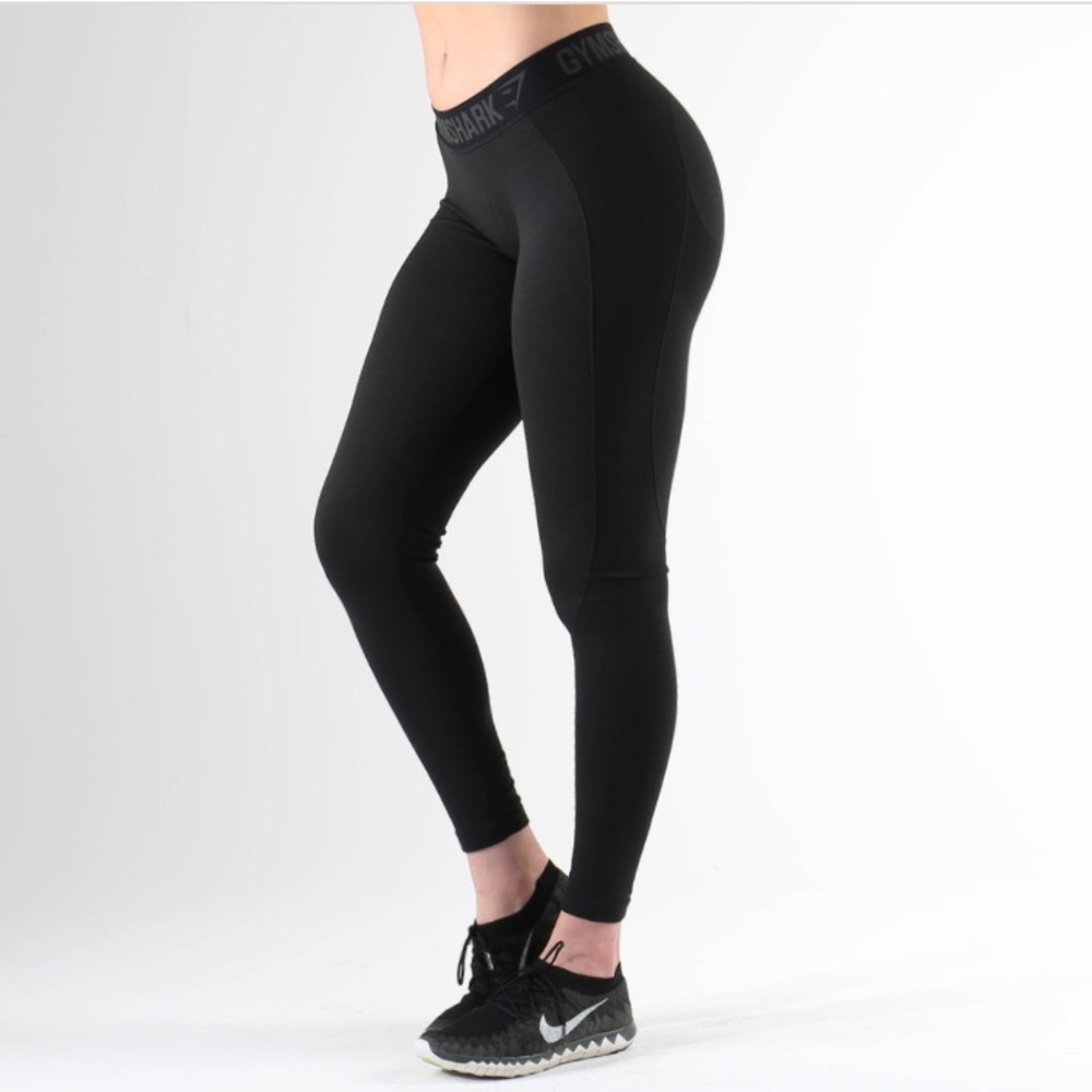 Black gym shark leggings