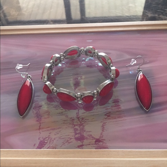 Charming Charlie bracelet and earrings. - Picture 1 of 5