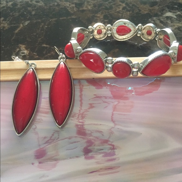 Charming Charlie bracelet and earrings. - Picture 2 of 5