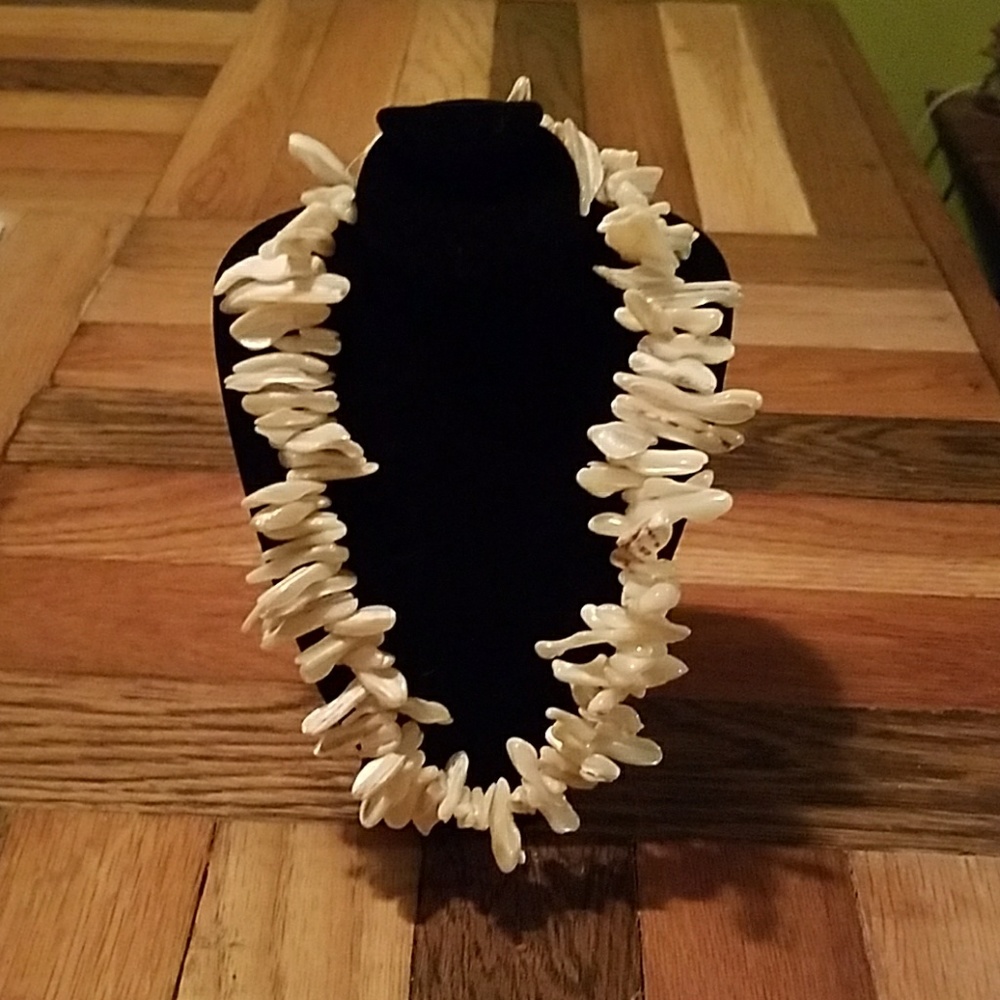 Shell necklace