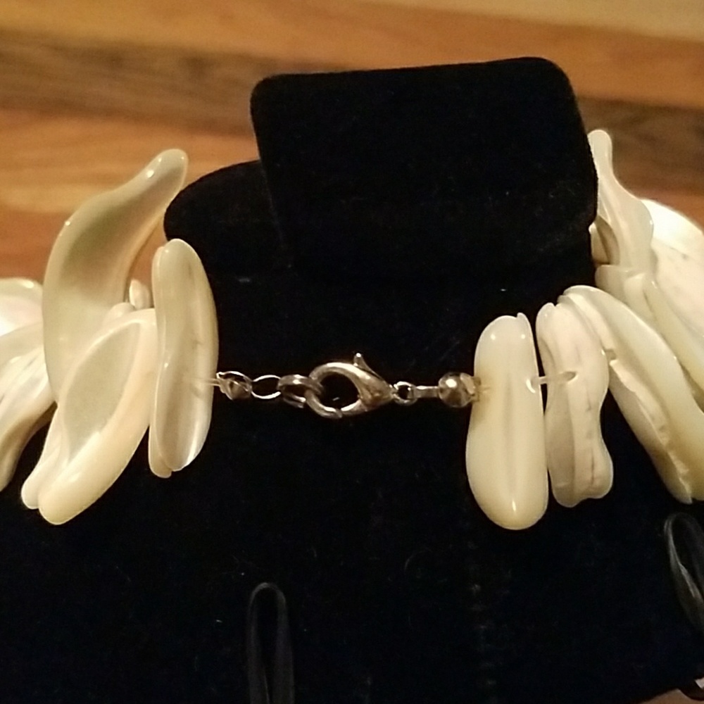 Shell necklace - Picture 2 of 3