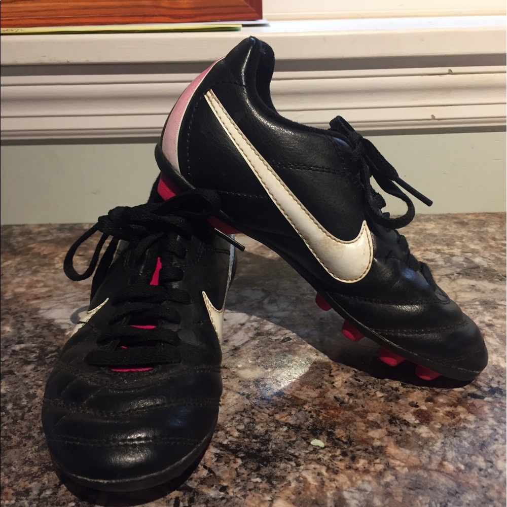 Girls outdoor soccer cleats