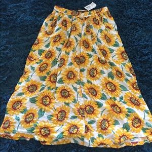 American Apparel Floral Midi Skirt 🌸