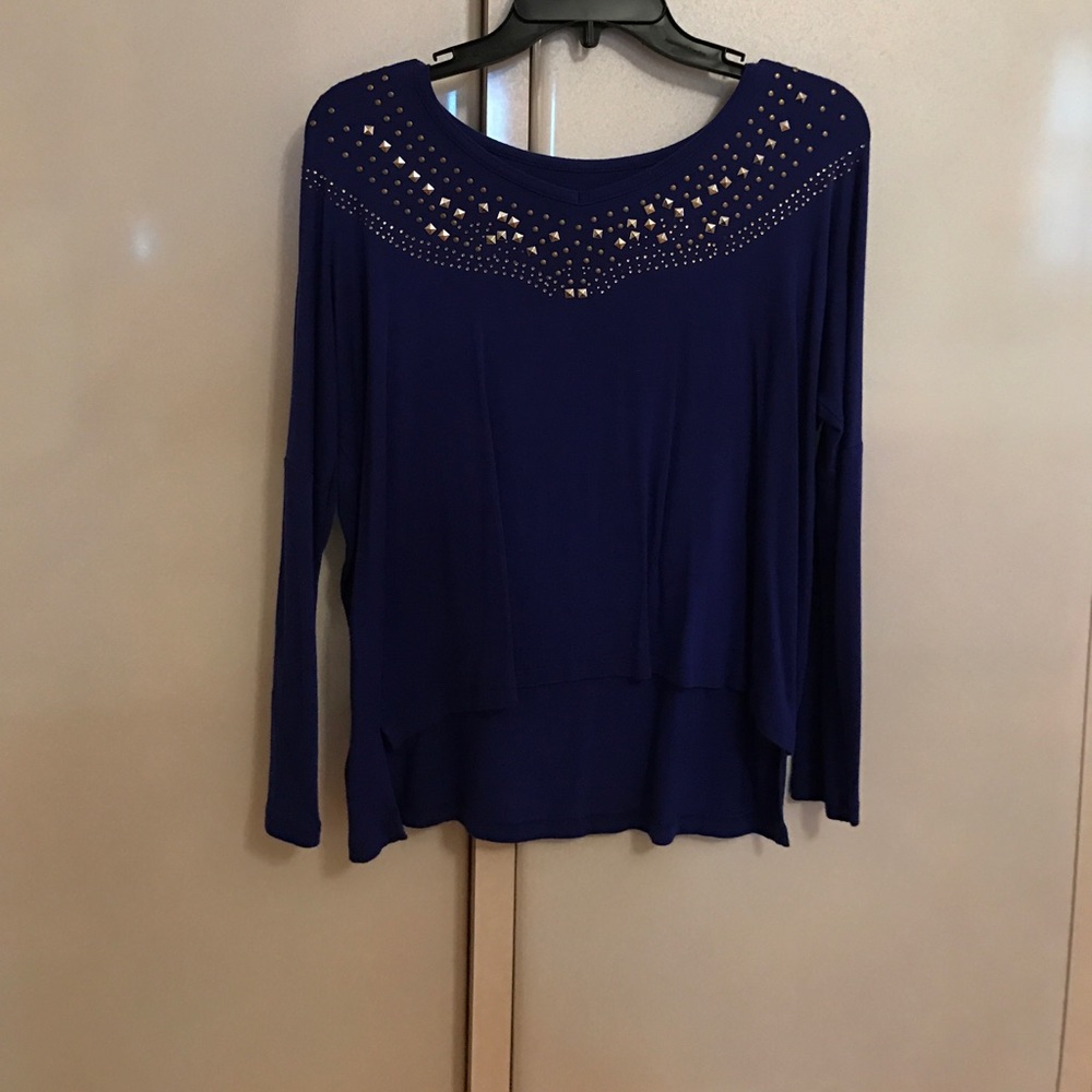 Very comfortable/fashionable top by lord andTaylor