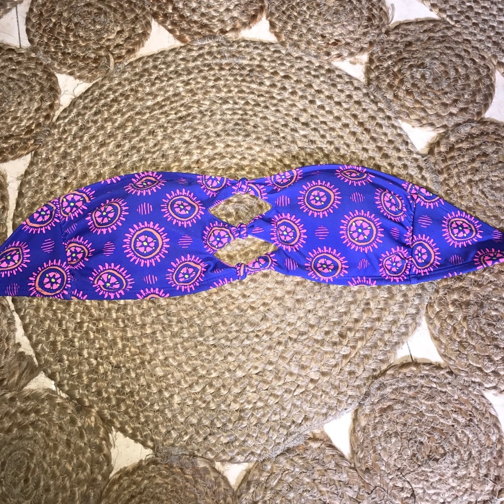 MUST GO Knotted PacSun Bikini Top