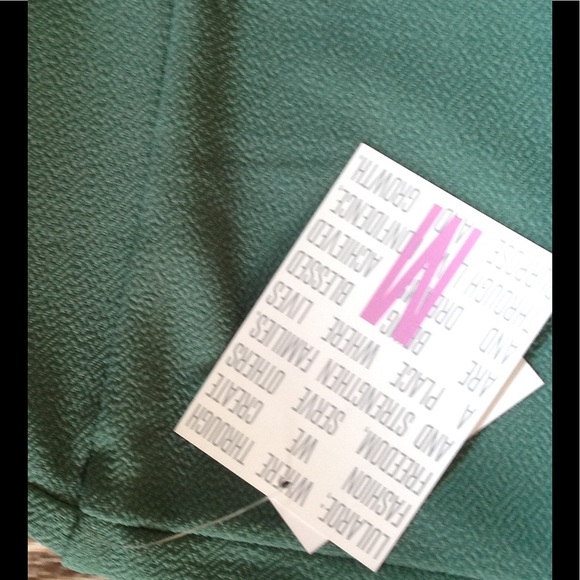 ❌SOLD❌NWT (M) Lularoe Cassie Skirt - Picture 2 of 2