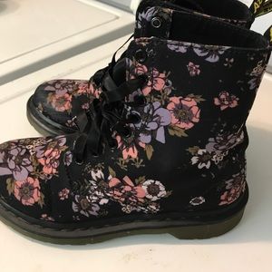 Dr. Martens floral lace up boot, women's size  6