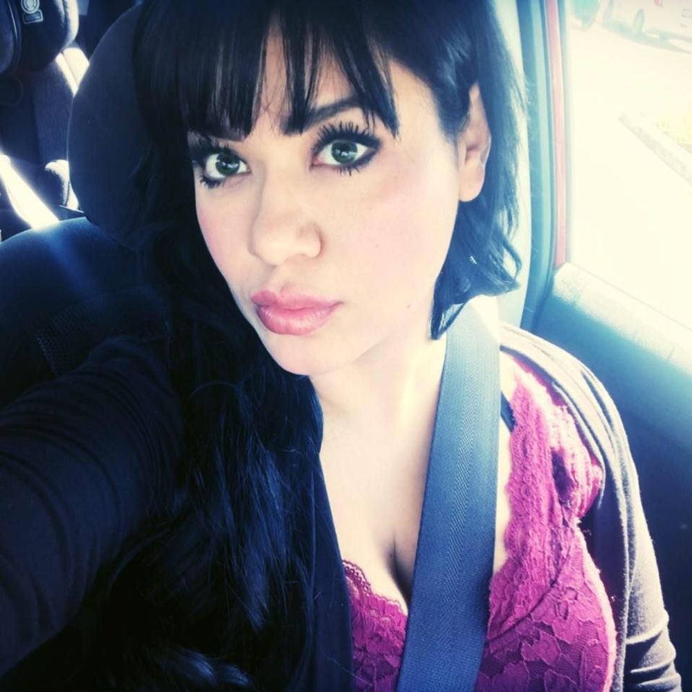 Meet your Posher, Elvia