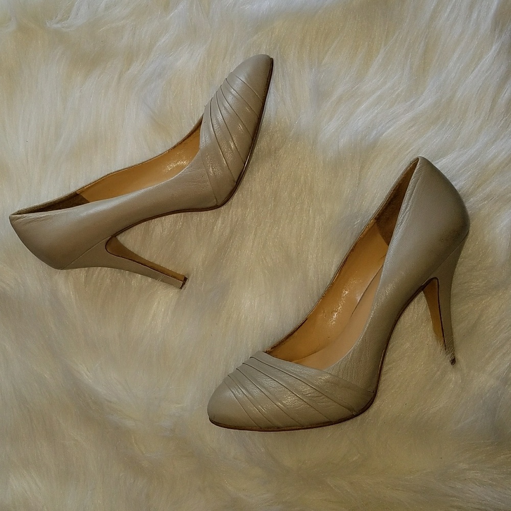 🌟❗NEW PRICE❗🌟NINE WEST Tan Heels