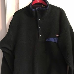 Patagonia green fleece pullover