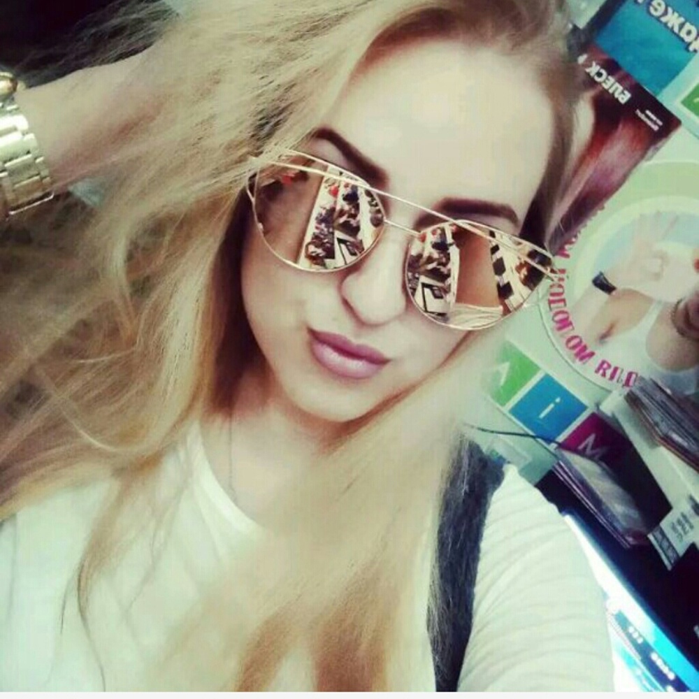 NEW Mirrored Pink Sunglasses - Picture 2 of 4