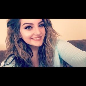 Meet your Posher, Kelli