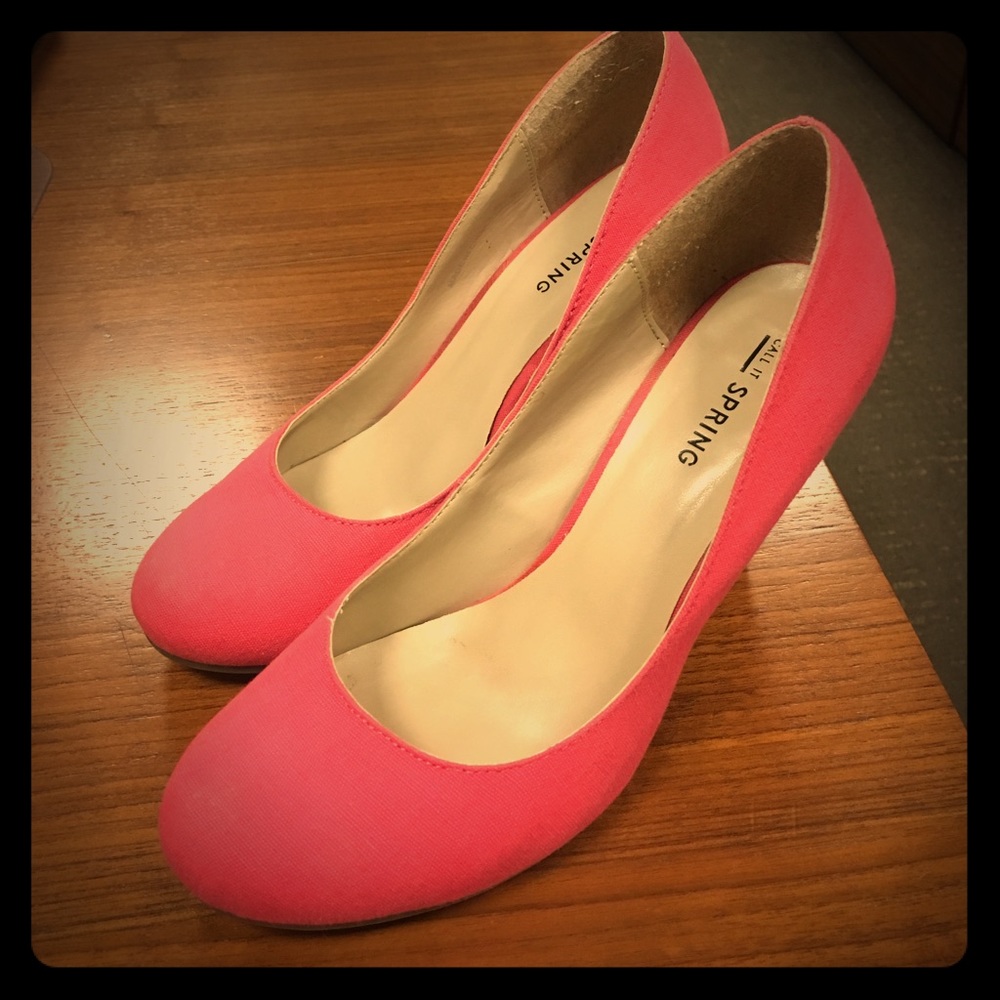Cutsie PINK square heeled round toe pumps 💖