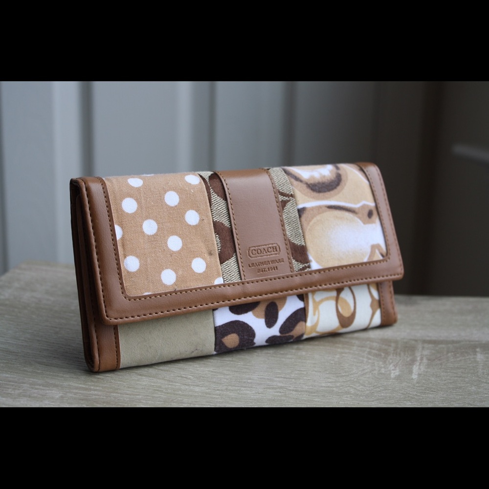 "Coach" wallet perfect condition