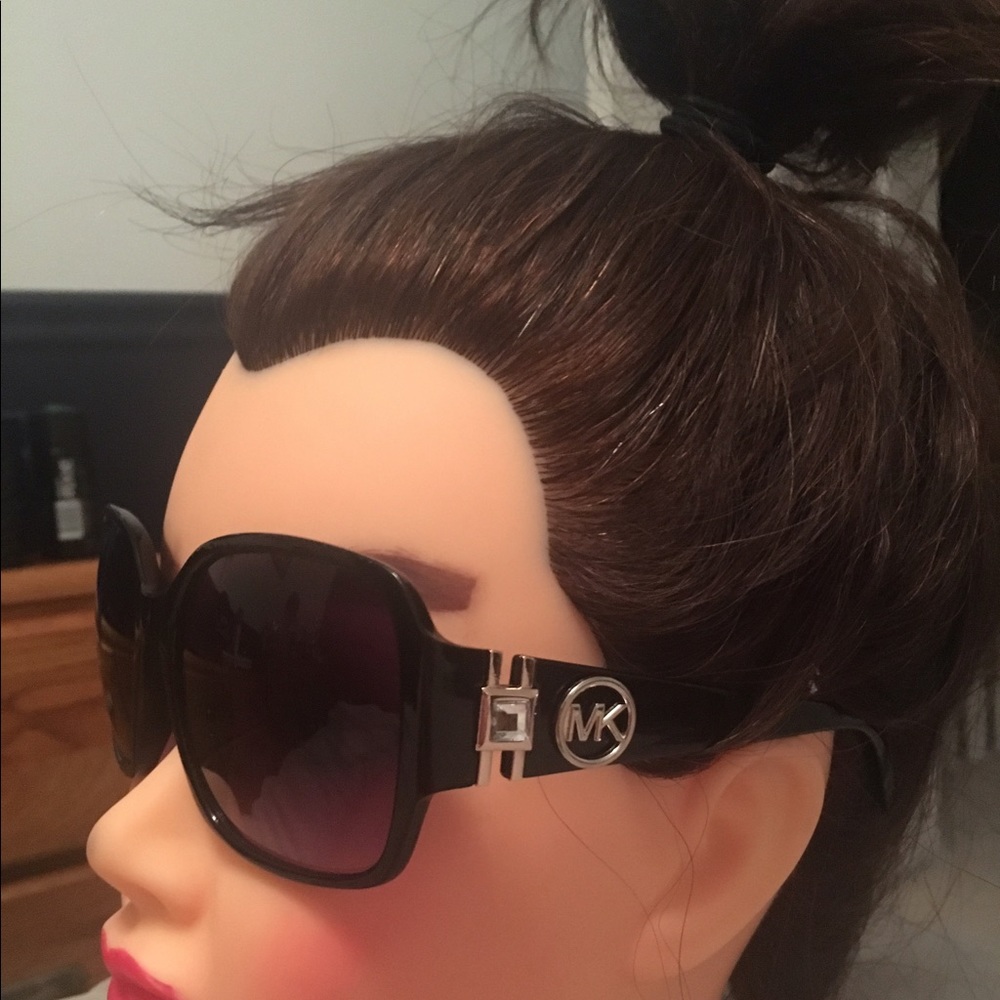 TRENDY MK * FASHION SUNGLASSES * Brand NeW.  SALE