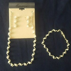 Bridal Pearl and Rhinestone Jewelry Set