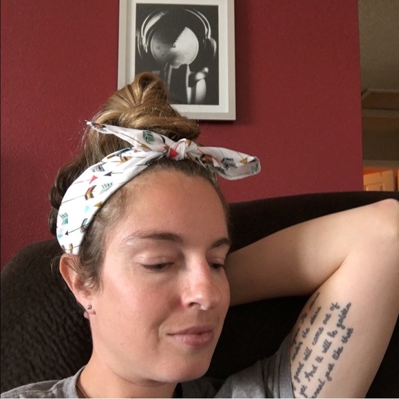 Wild Arrow Bandana Headband - Picture 5 of 6