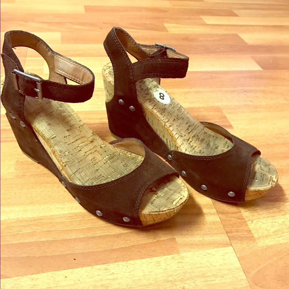 Brown Velvet wedges