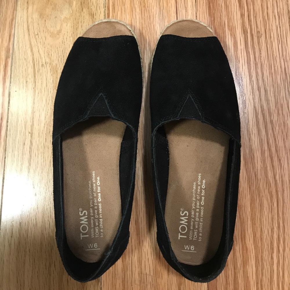 Size 6 TOMS