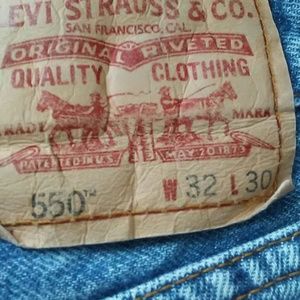 Levis 550