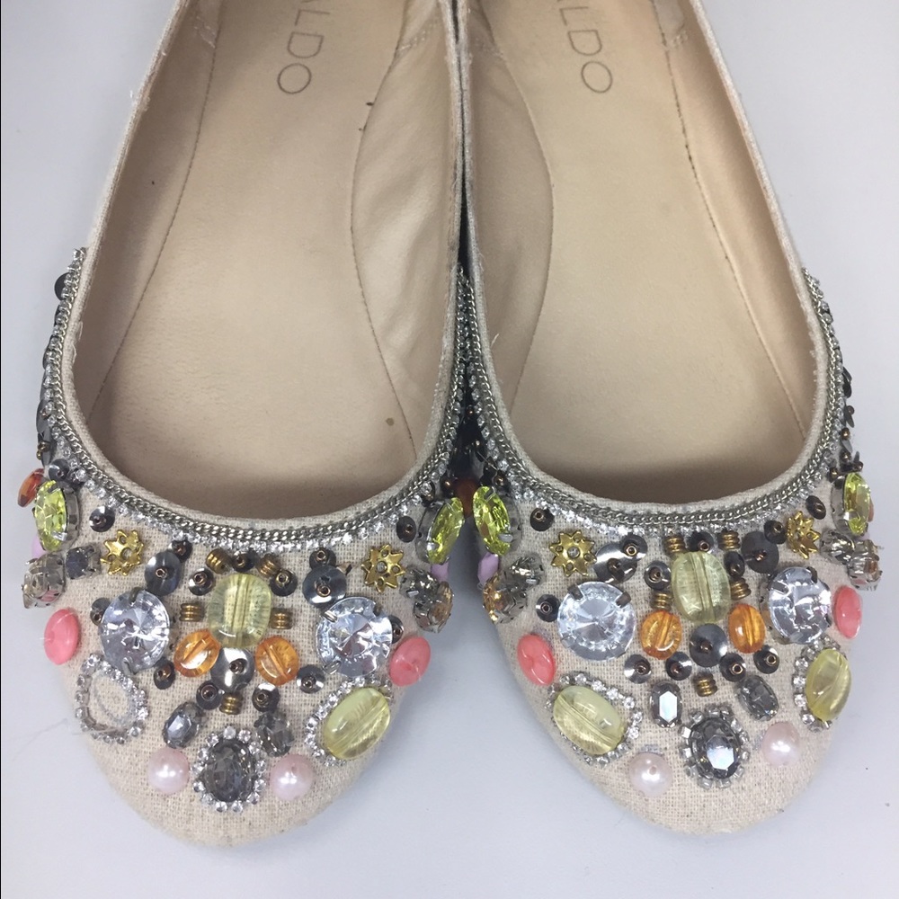 Beige flats with colored rhinestones size 6.5
