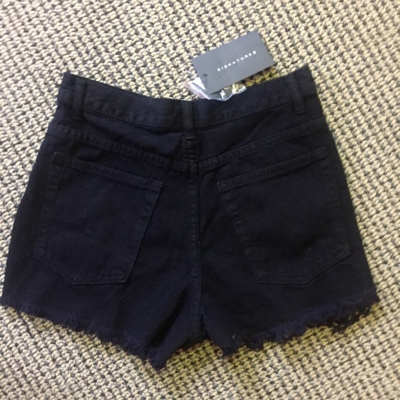 ❌SOLD❌🆕 Destroyed black high waisted denim shorts - Picture 6 of 6