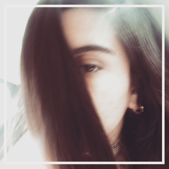 Meet your Posher, Isabella - Picture 1 of 1