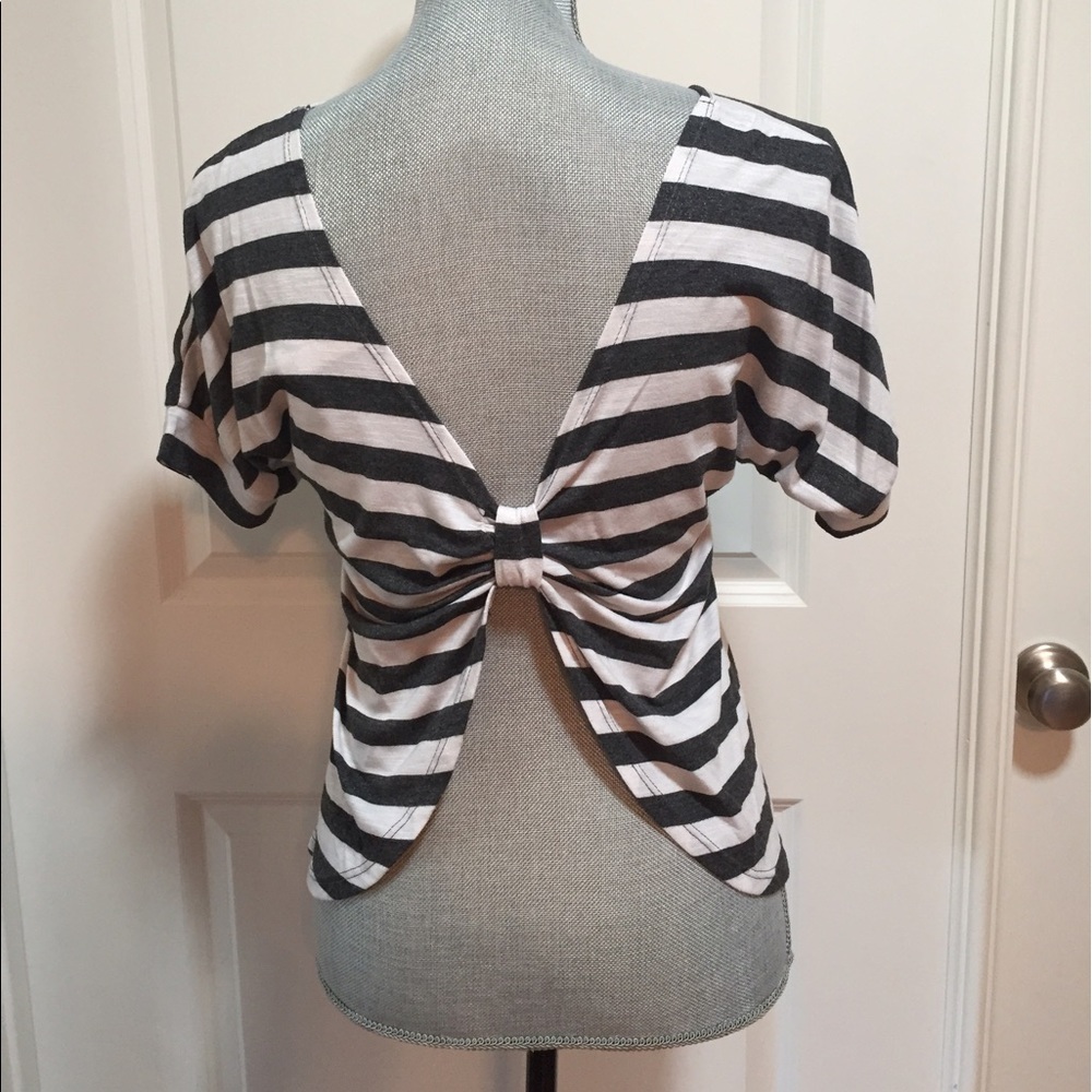 XHILARATION Dark Gray and Cream Striped Top - Picture 3 of 5