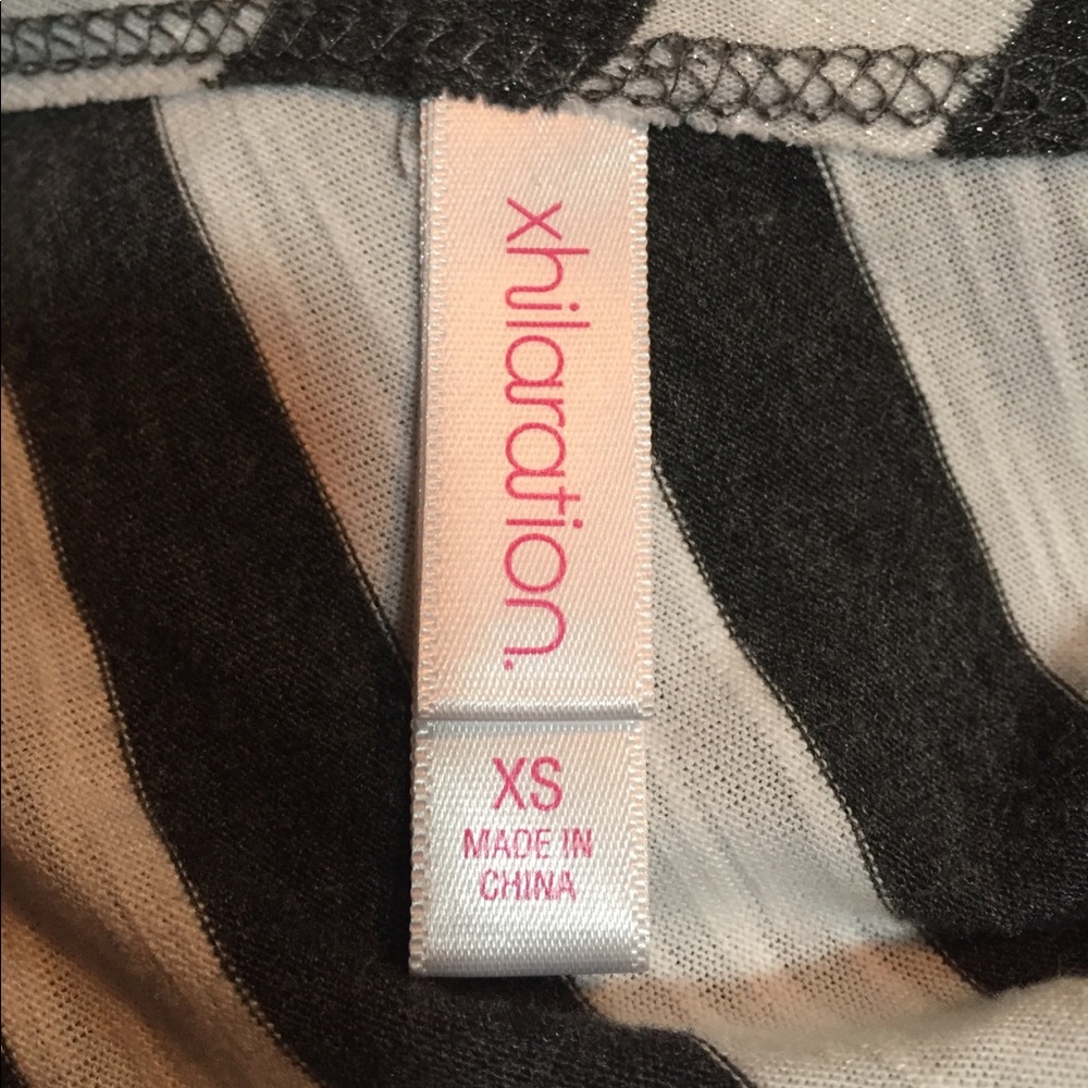 XHILARATION Dark Gray and Cream Striped Top - Picture 4 of 5