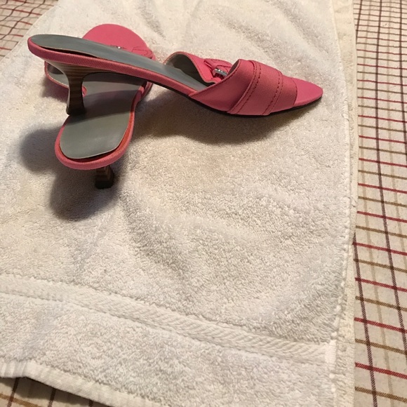 Slides - Picture 3 of 4