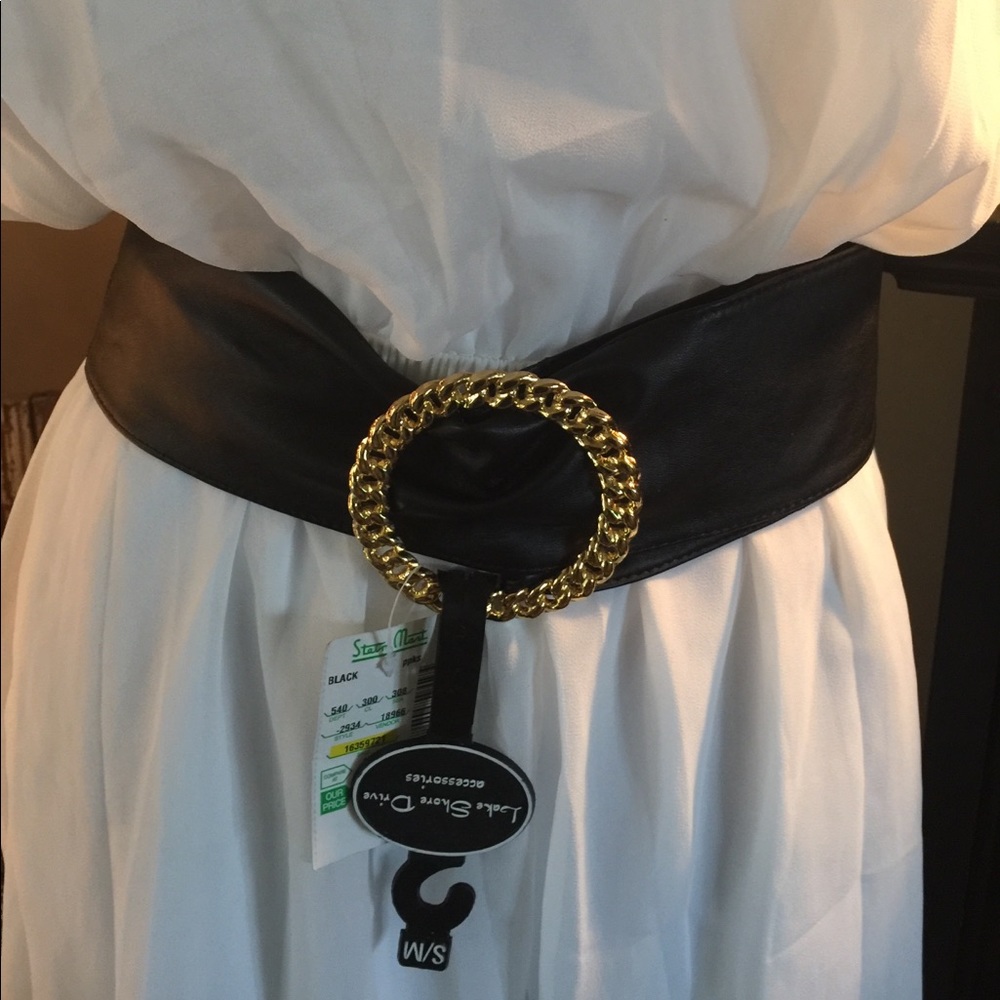 Black Leather adjustable Dressy Belt w/Gold Buckle
