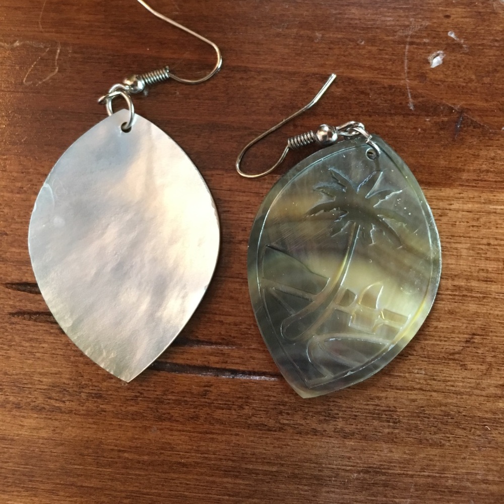 Guam Earrings - Picture 2 of 3