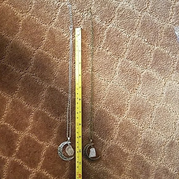 💜GIFTED 💟 CRESENT MOON NECKLACE💟💜 - Picture 3 of 5