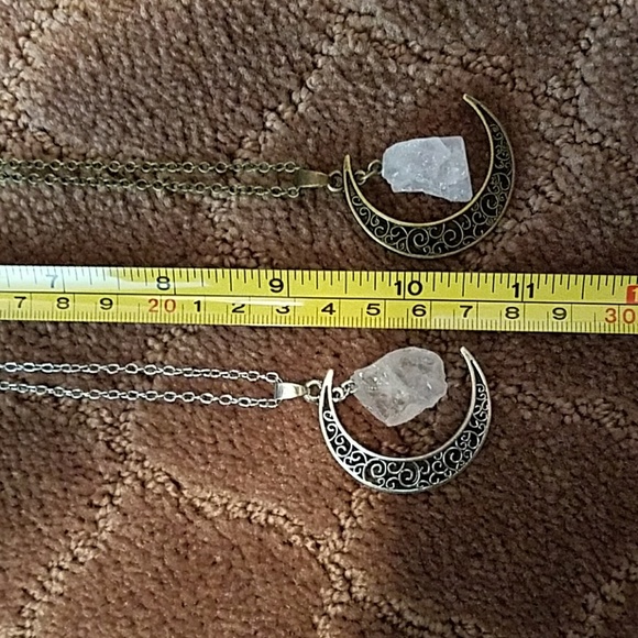 💜GIFTED 💟 CRESENT MOON NECKLACE💟💜 - Picture 4 of 5