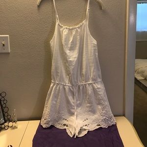 Psycho white linen romper