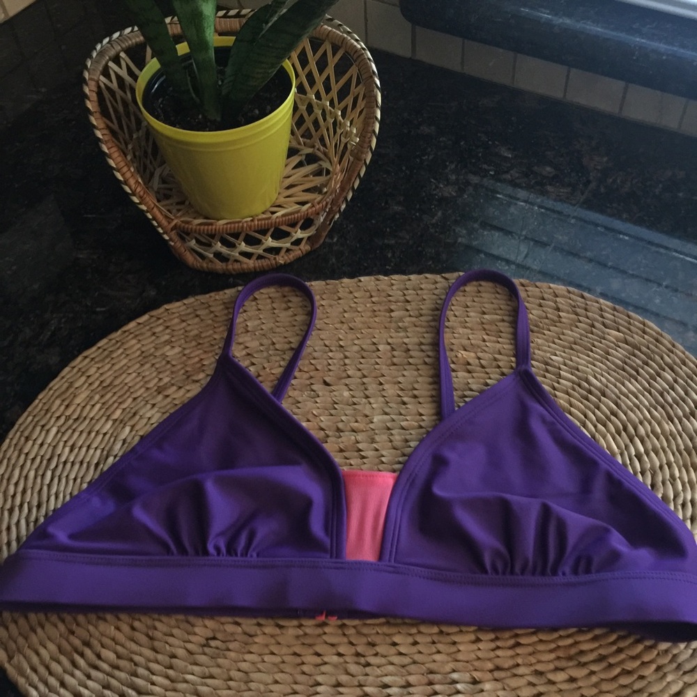 Under armor swim suit top