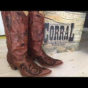 Women's size 7 Corral boots