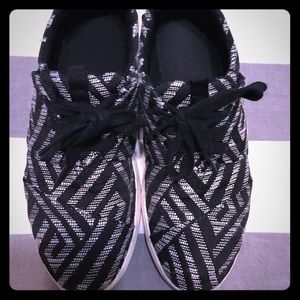 Gently used toms