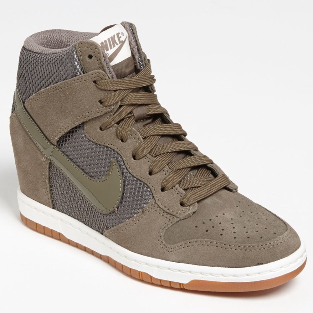 Nike "Dunk Sky Hi" Wedge Sneaker size 9