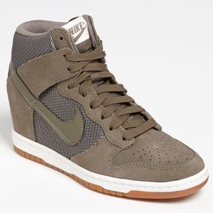 Nike "Dunk Sky Hi" Wedge Sneaker size 9