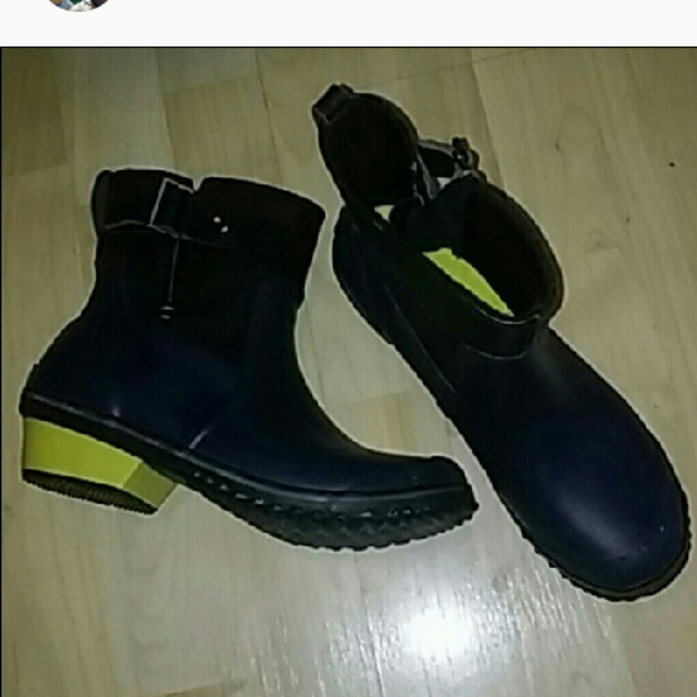 Sorel rain boots